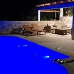 Mediterranean Stone House Nyaraló *